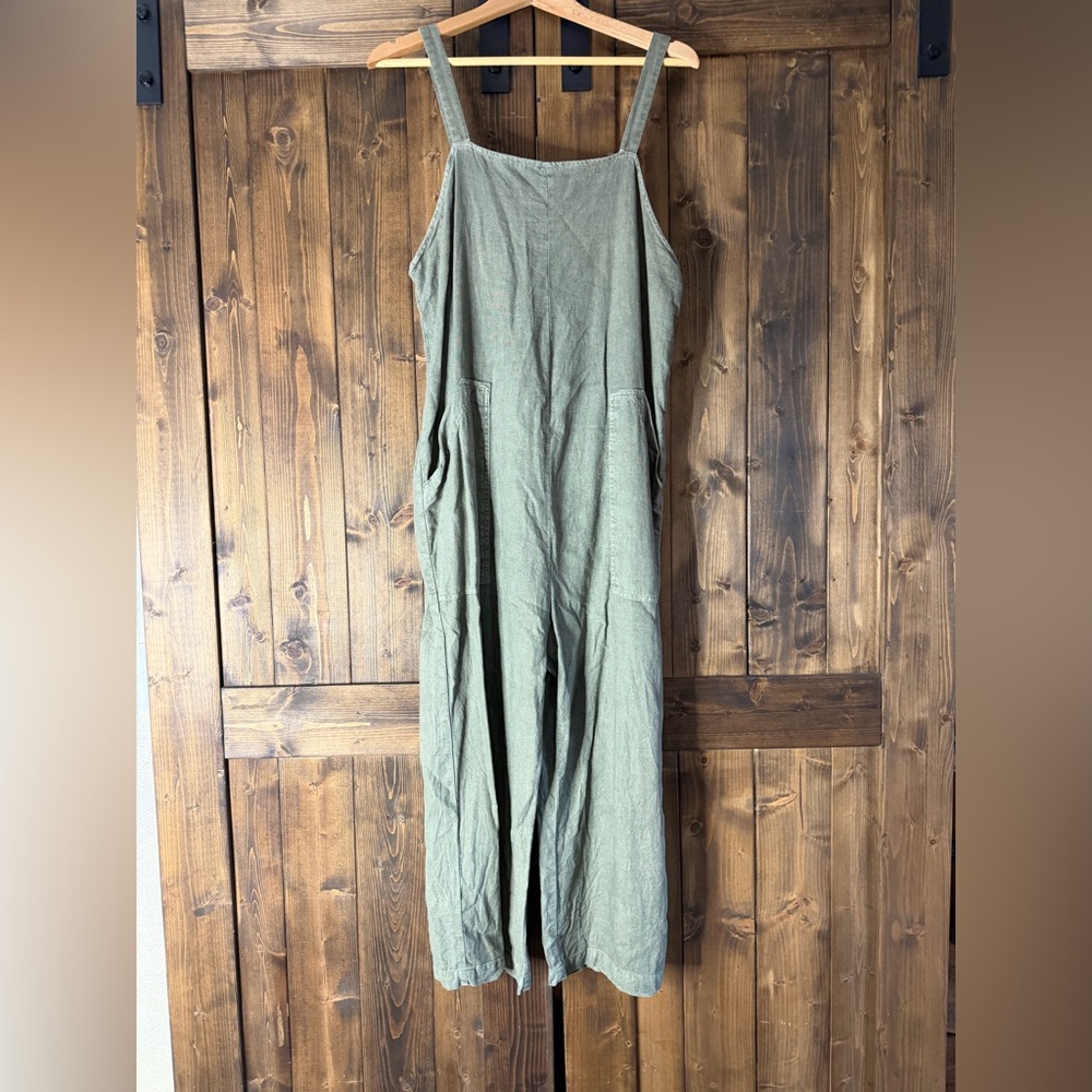 Universal Thread Gray Textured Fabric - image 1